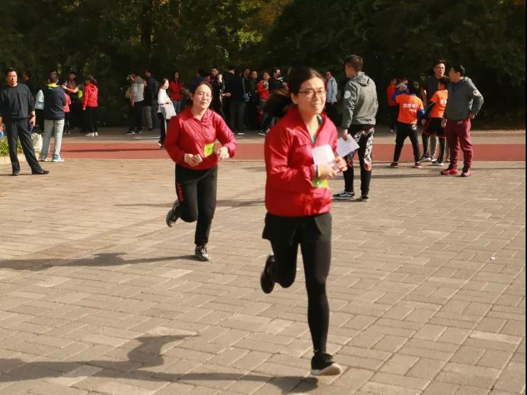 健步走15.jpg 健步走15.jpg